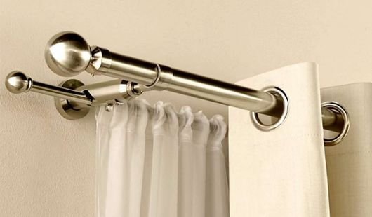 Adjustable curtain rods for windows