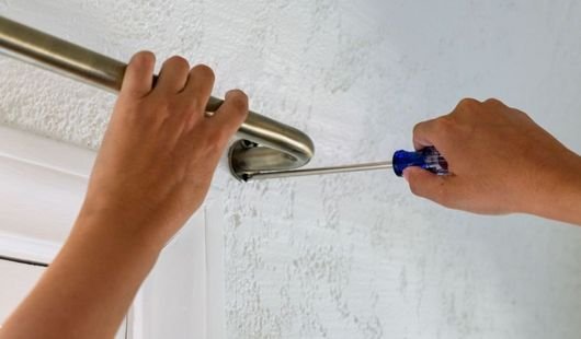Flawless curtain rod fitting in Dubai