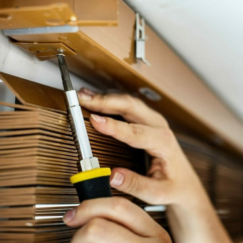 Broken blind track repair in Dubai