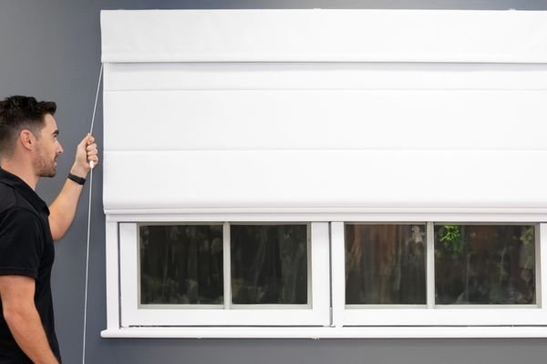Fixing damaged Roman blinds edges Dubai