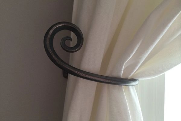 Modern metallic curtain tieback Dubai