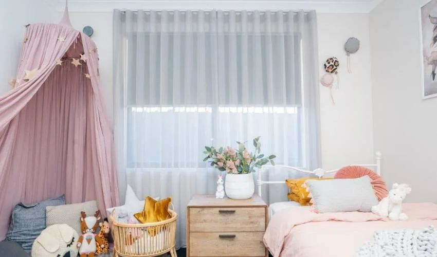 What are the Best Small Window Curtain Ideas?
